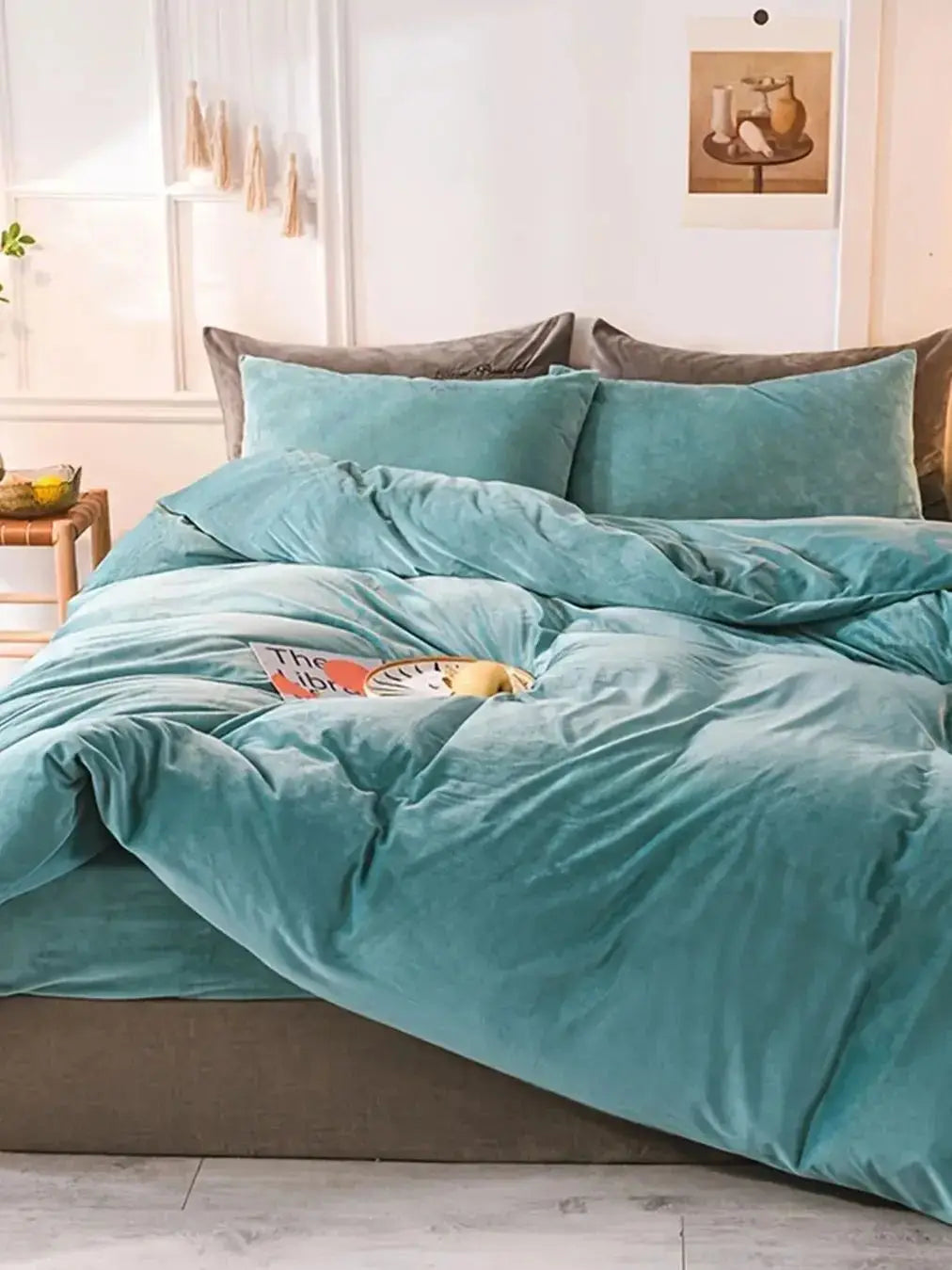 LISSTHERCN Velvet Duvet Cover Set 3 Piece Bedding Essentials