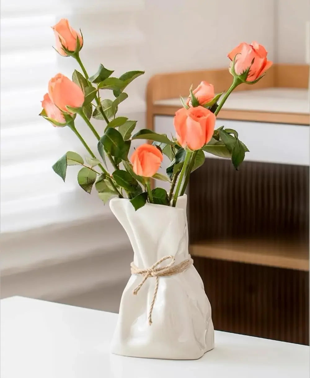 Hign-concerned Glass Vase Modern Art Deco Sleek Tabletop